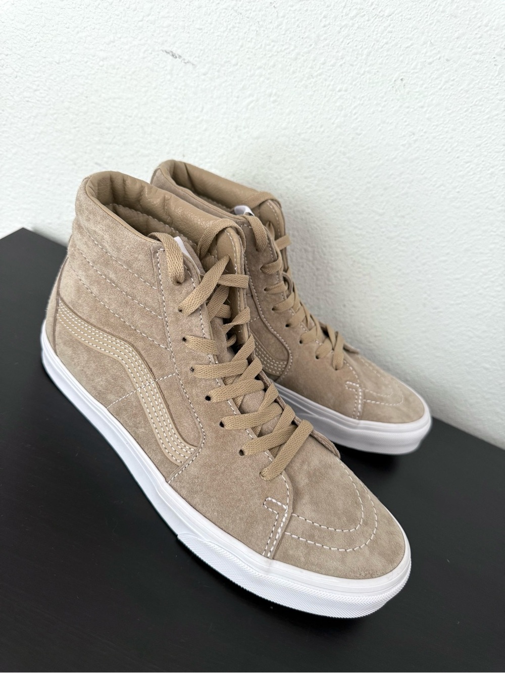 NEW Vans Sk8-Hi Suede High-Top Sneakers in Taupe 9 M / 10.5 W